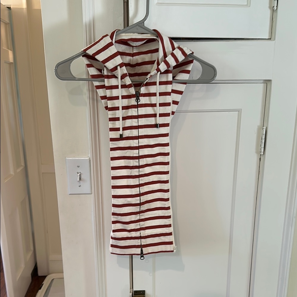Veronica Bears Red and cream Striped Sleeveless Hoodie Dickey. New without tags!